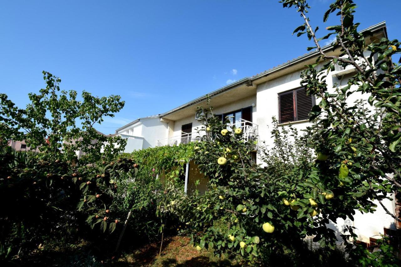 Apartments Blazevic Omišalj Exterior foto