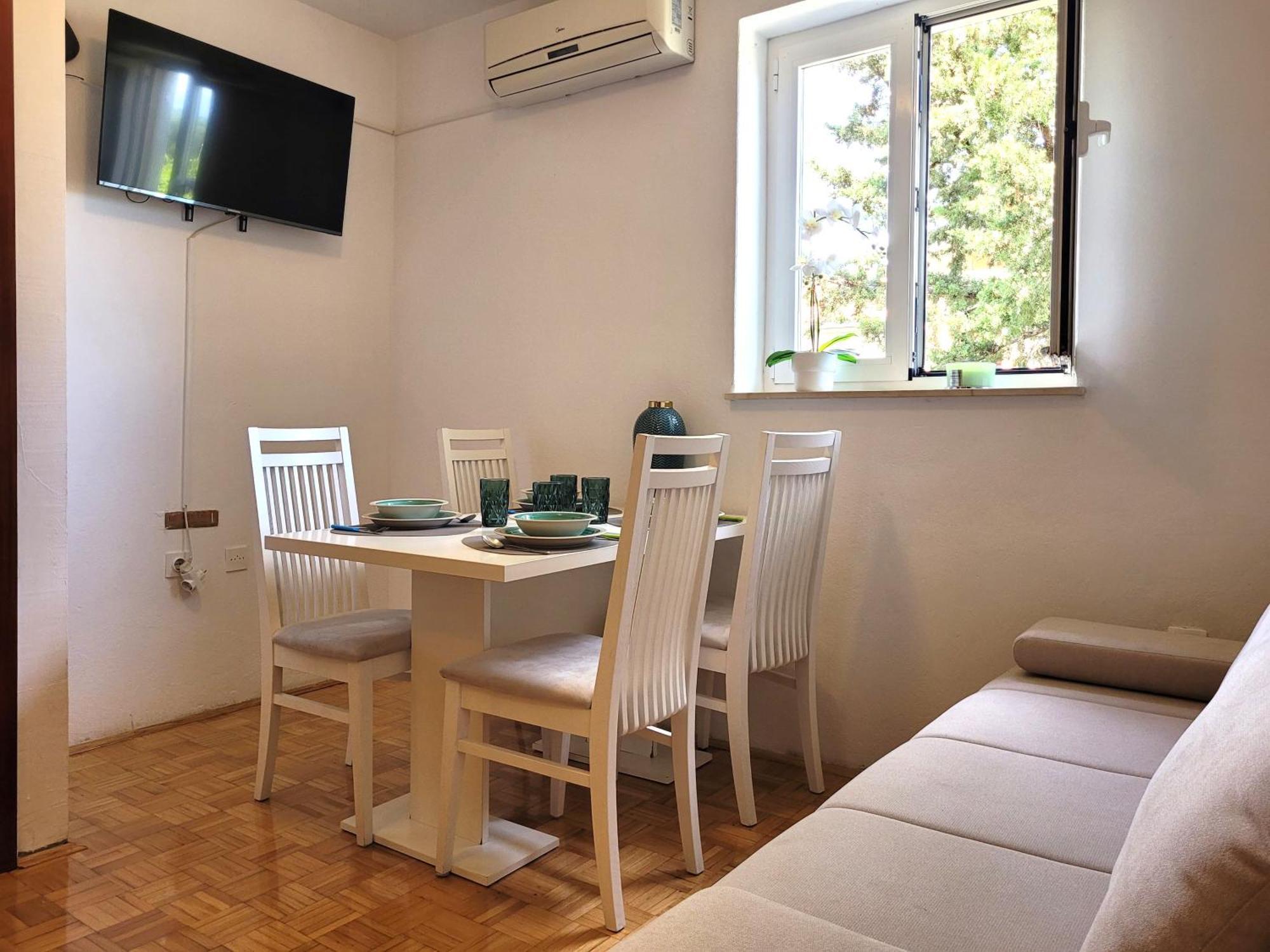 Apartments Blazevic Omišalj Exterior foto