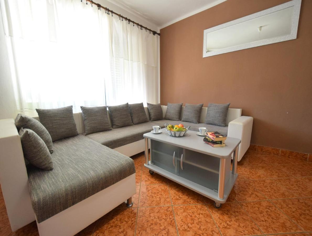 Apartments Blazevic Omišalj Exterior foto