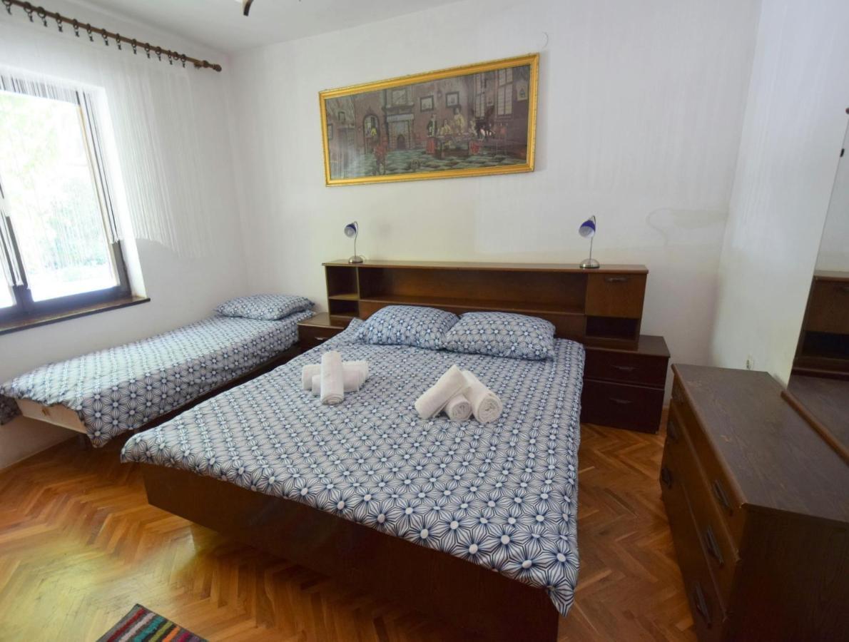 Apartments Blazevic Omišalj Exterior foto