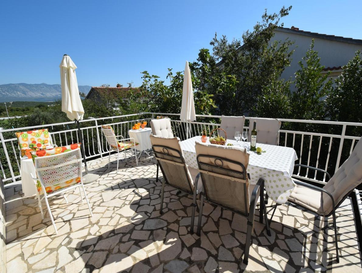 Apartments Blazevic Omišalj Exterior foto