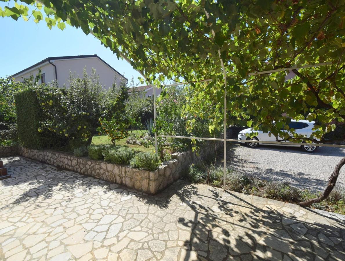 Apartments Blazevic Omišalj Exterior foto